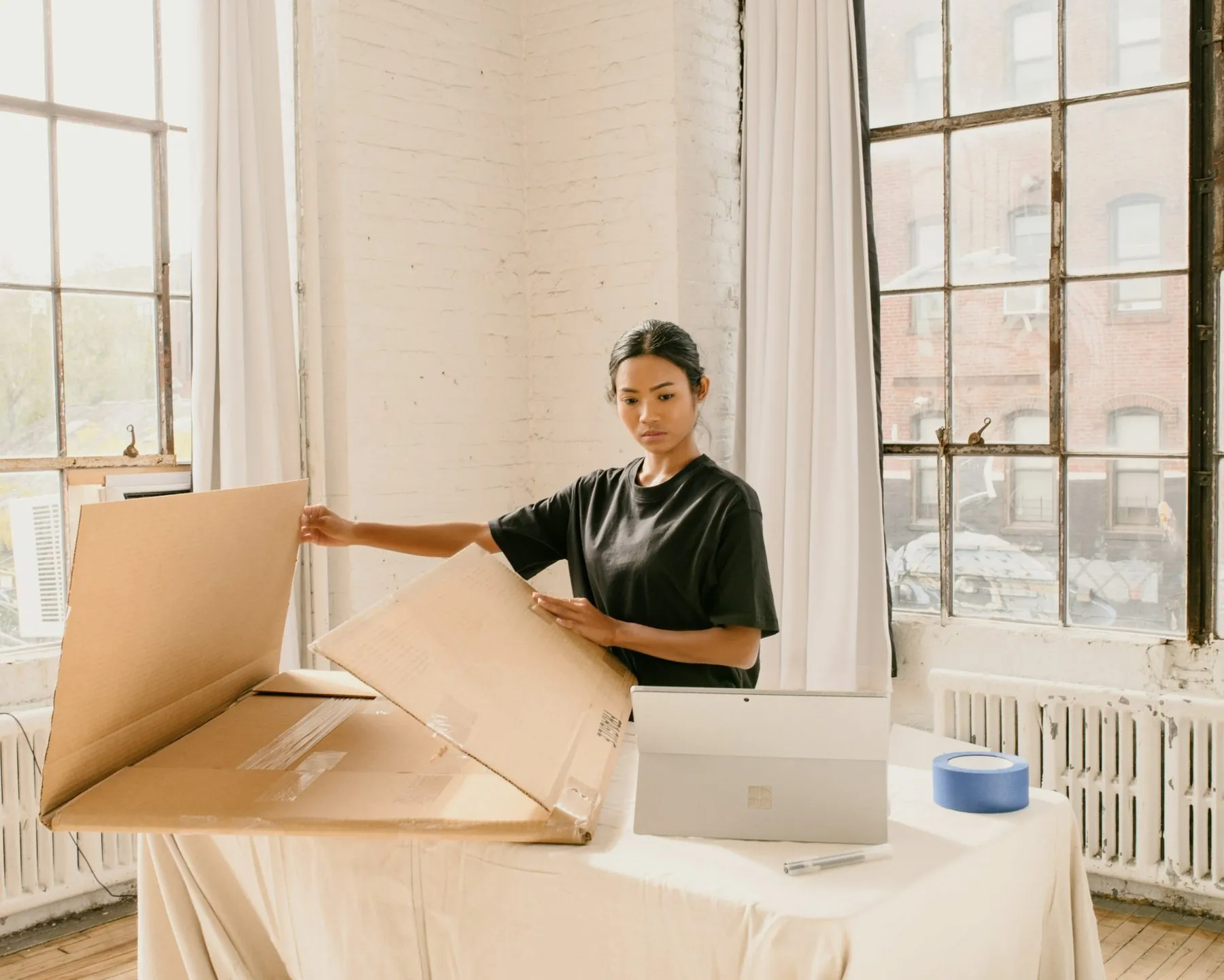 Preparing an order in a bright workspace
